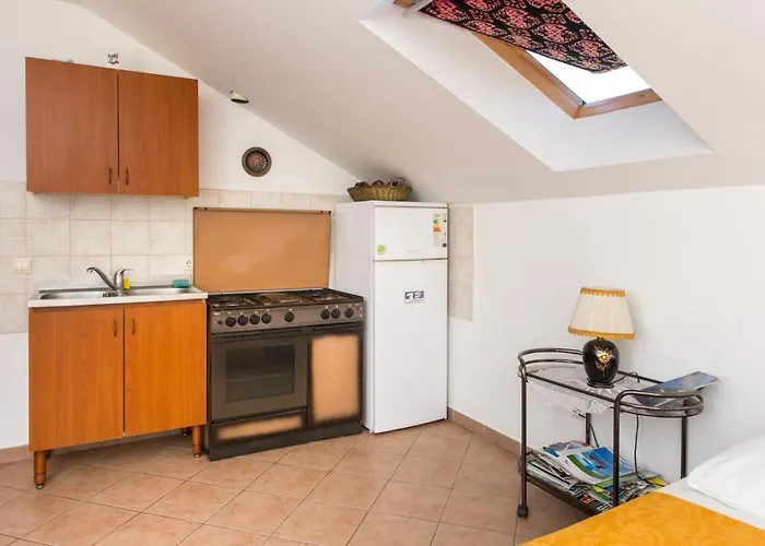 The Beautiful Position In Veliki زاتون